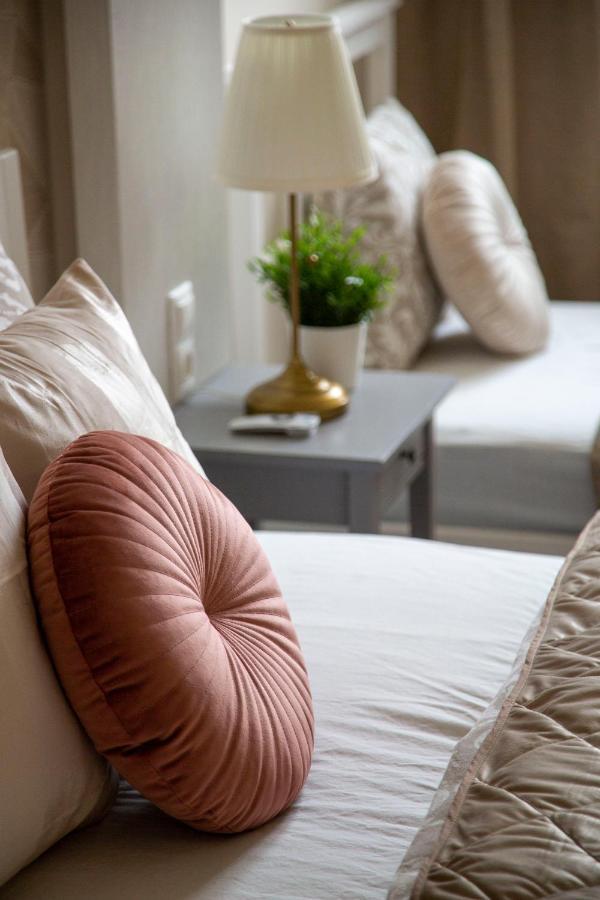 Luxurious Central Apartment In Liszt Ferenc Square บูดาเปสต์ ภายนอก รูปภาพ