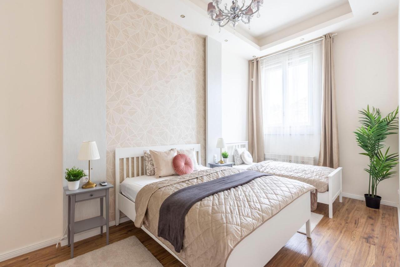 Luxurious Central Apartment In Liszt Ferenc Square บูดาเปสต์ ภายนอก รูปภาพ