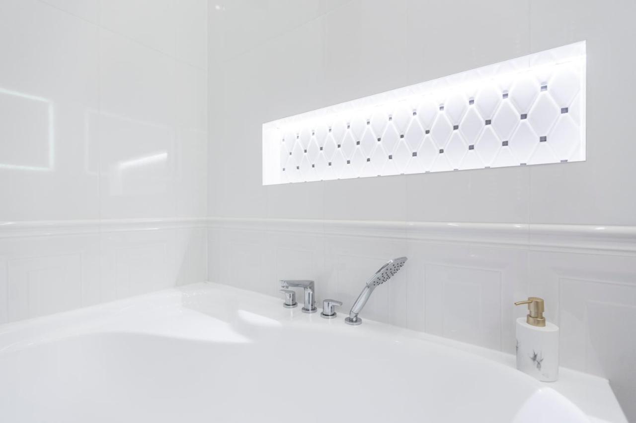 Luxurious Central Apartment In Liszt Ferenc Square บูดาเปสต์ ภายนอก รูปภาพ