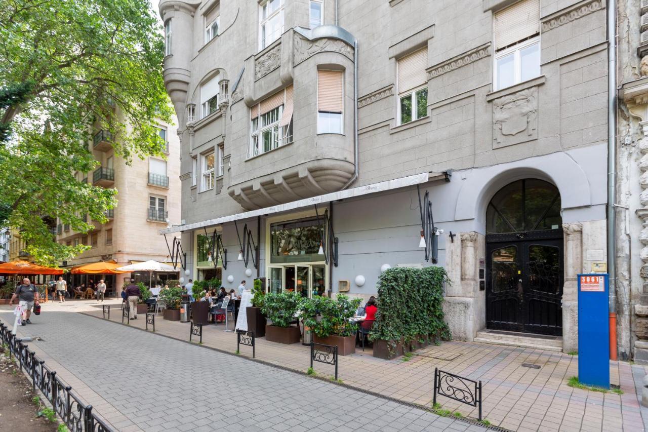 Luxurious Central Apartment In Liszt Ferenc Square บูดาเปสต์ ภายนอก รูปภาพ