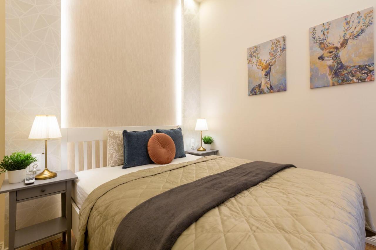 Luxurious Central Apartment In Liszt Ferenc Square บูดาเปสต์ ภายนอก รูปภาพ