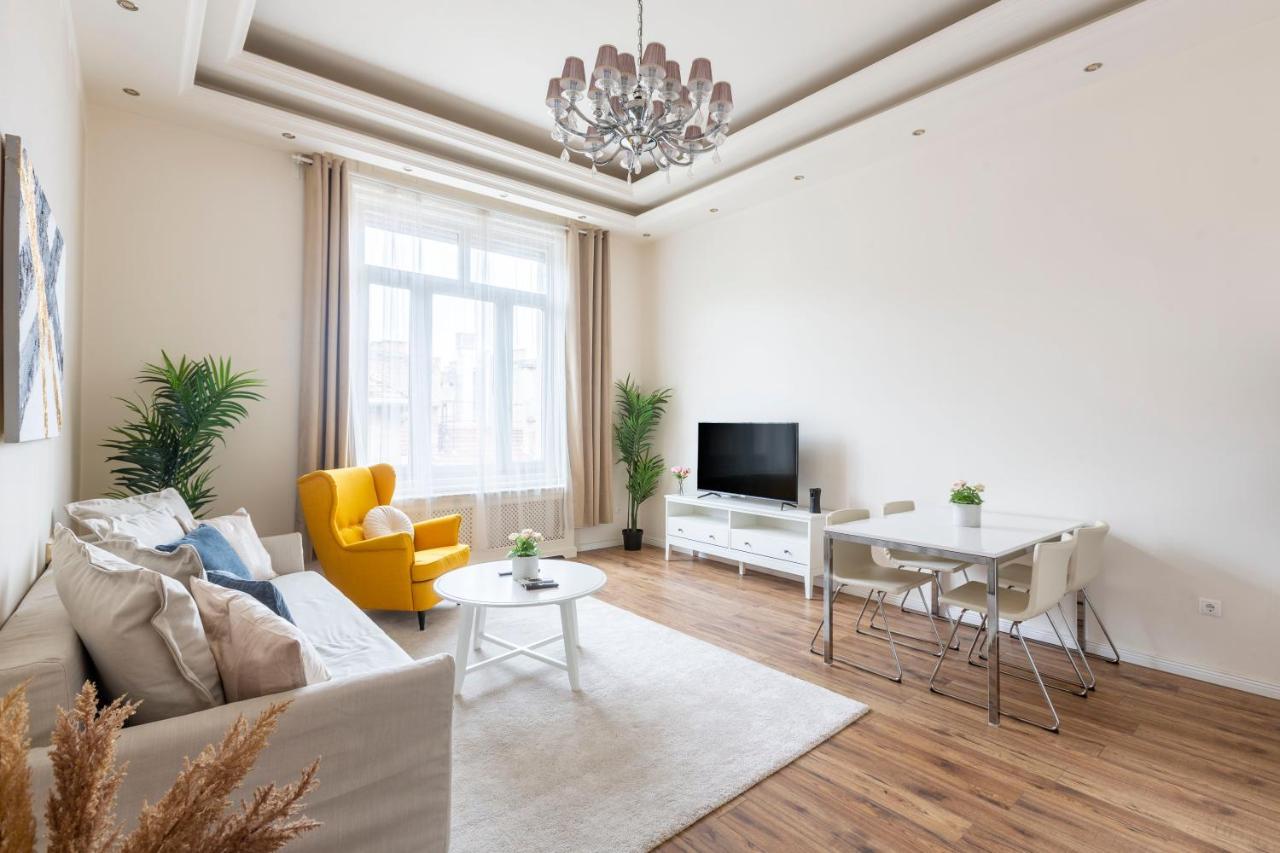 Luxurious Central Apartment In Liszt Ferenc Square บูดาเปสต์ ภายนอก รูปภาพ